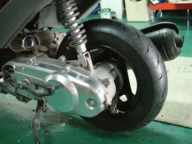 アドレスV125のタイヤ交換
