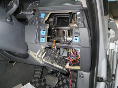 BMWへ持ち込みVIPER取付