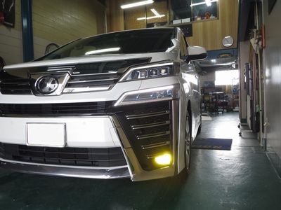 ヴォクシーへ持込のLEDフォグ取付