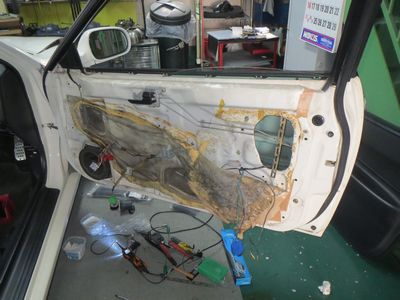 ドアロック作動不良修理