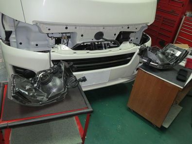 NV350へHID&ドアロック連動格納