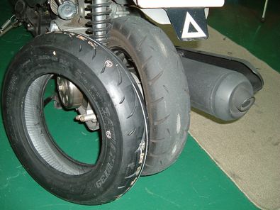 addressv125 Rタイヤ交換